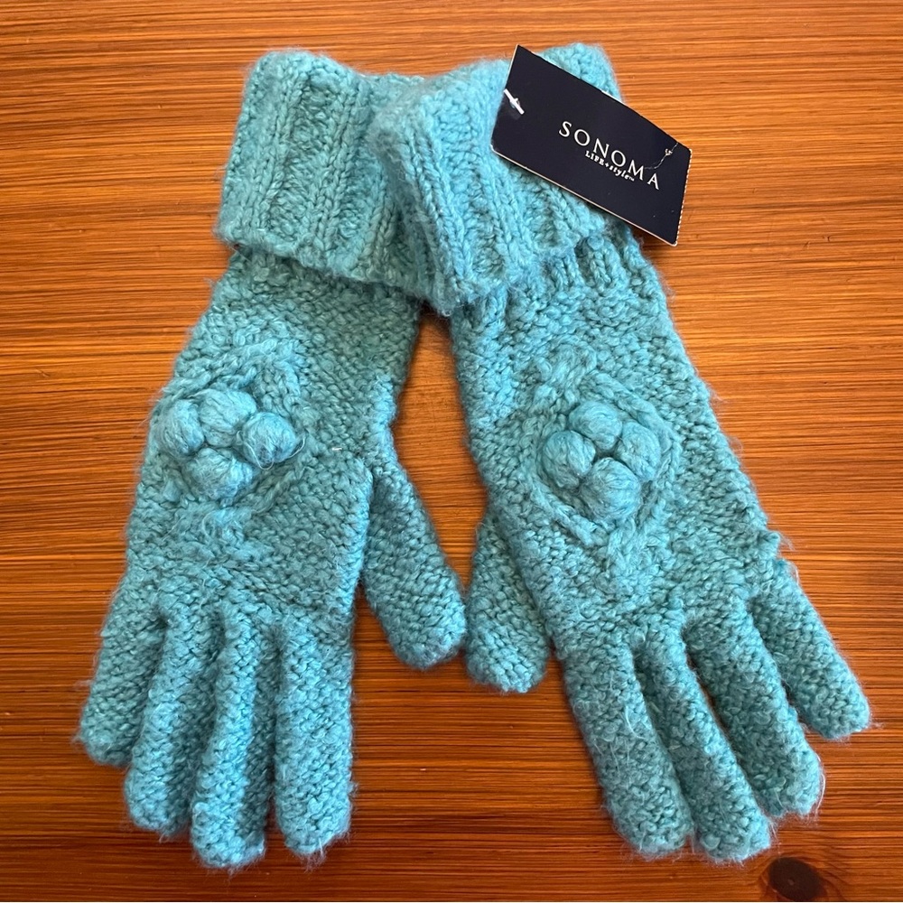NWT Sonoma Blue Knit Gloves